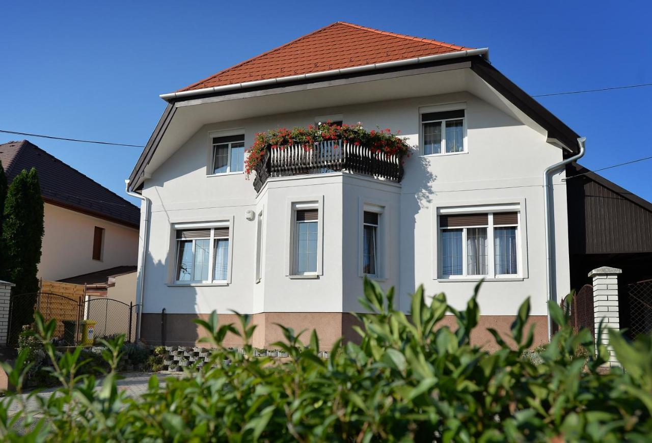 Ferienwohnung Hajduhegy Vendeghaz Erlau Exterior foto